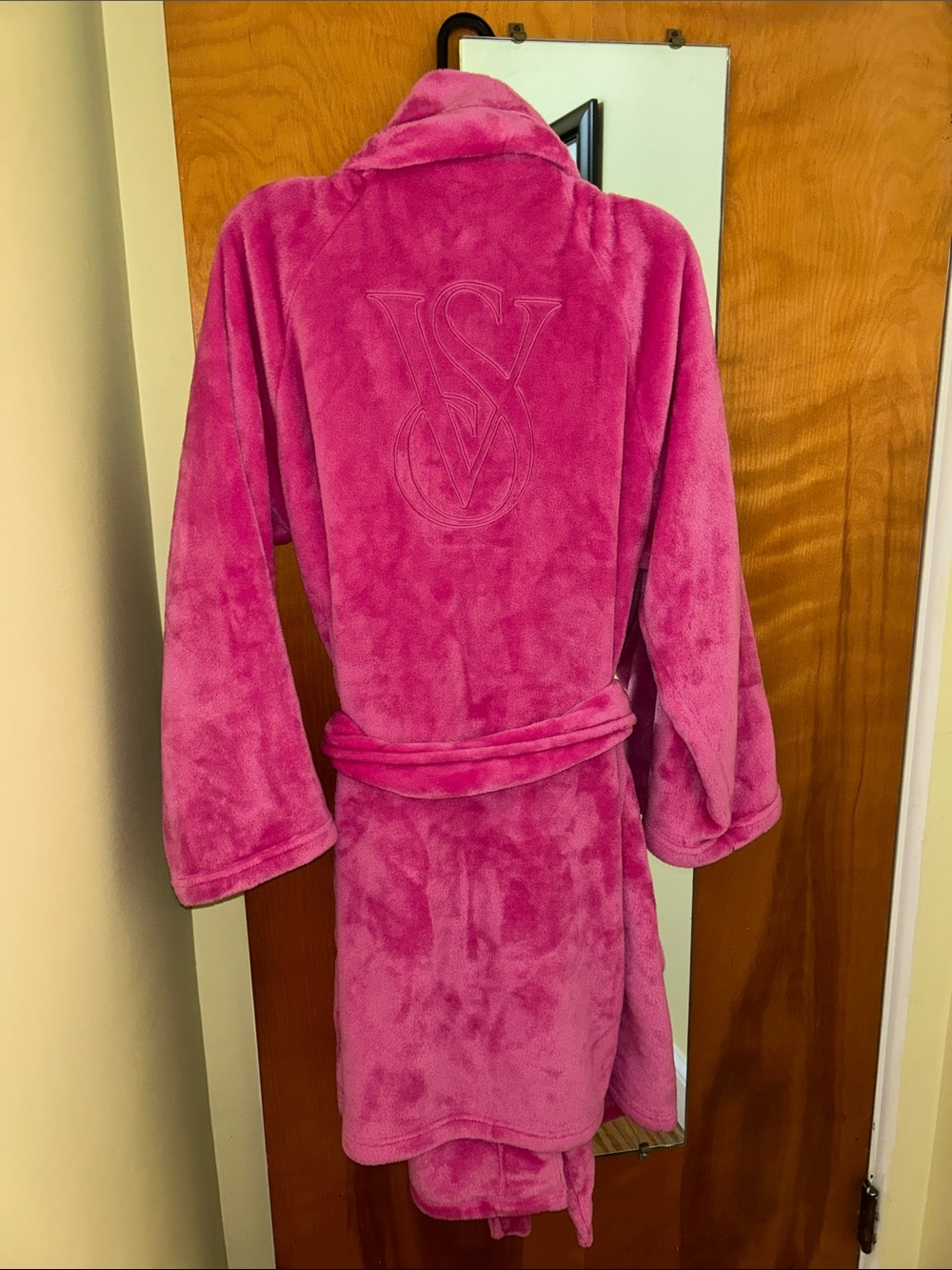Women’s Victoria’s Secret Robe - Picture 2 of 4